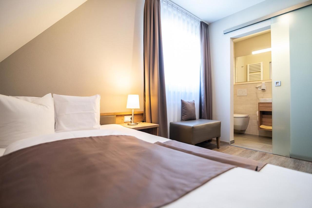 Hotel-Gasthof Neue Post Leutershausen  المظهر الخارجي الصورة