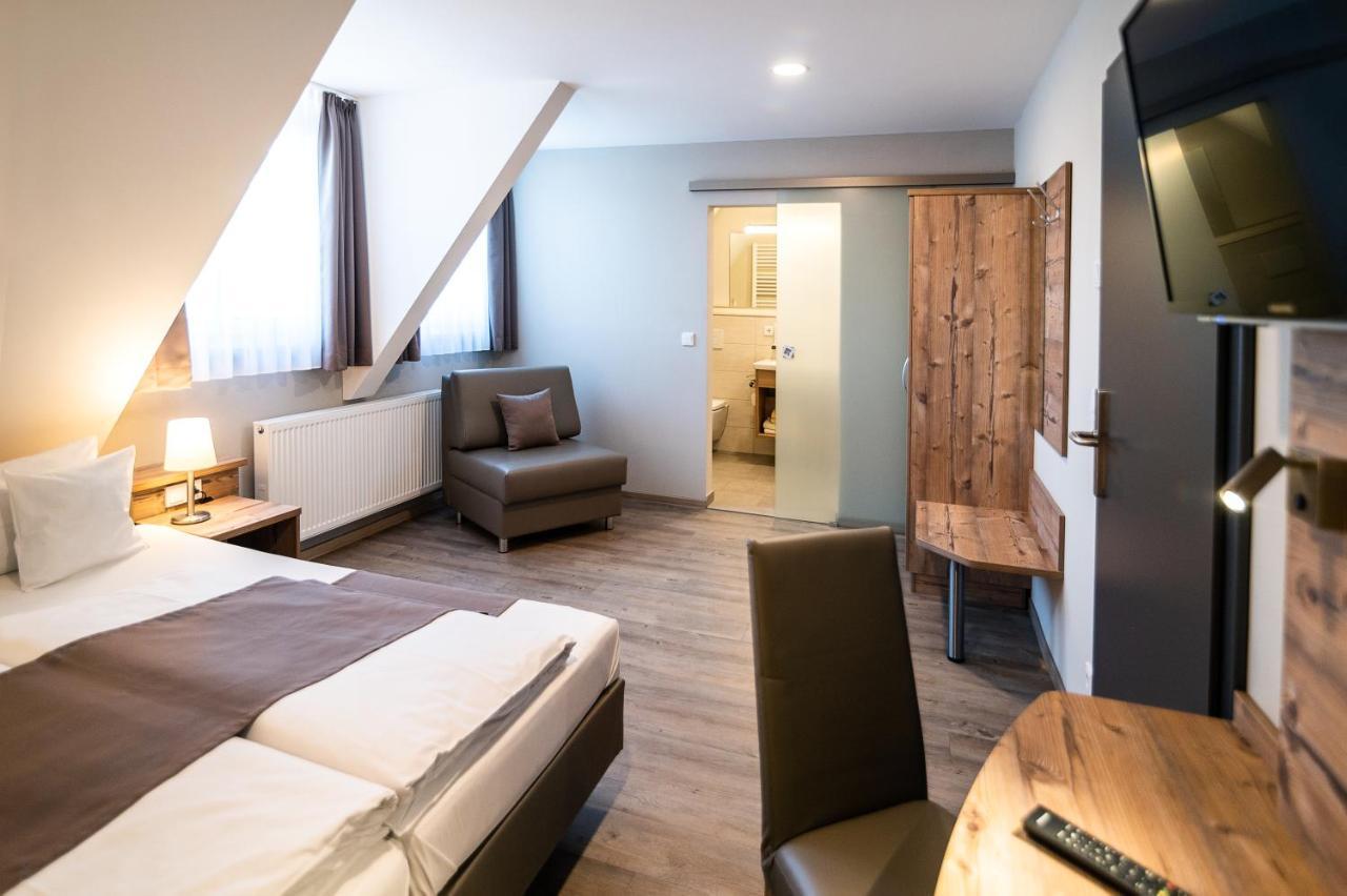 Hotel-Gasthof Neue Post Leutershausen  المظهر الخارجي الصورة