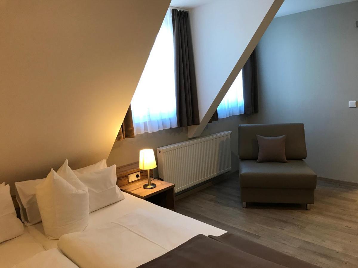 Hotel-Gasthof Neue Post Leutershausen  المظهر الخارجي الصورة